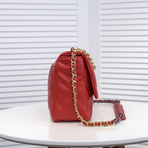 シャネルバッグ背面デザイン